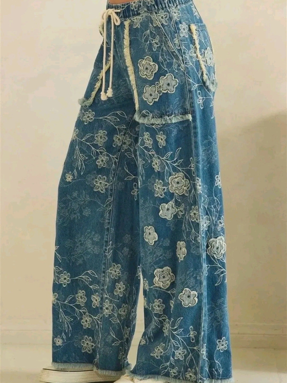 NWOT Oli & Hali XL Blue Floral Bloom Wide-Leg Embroidered Denim Pants